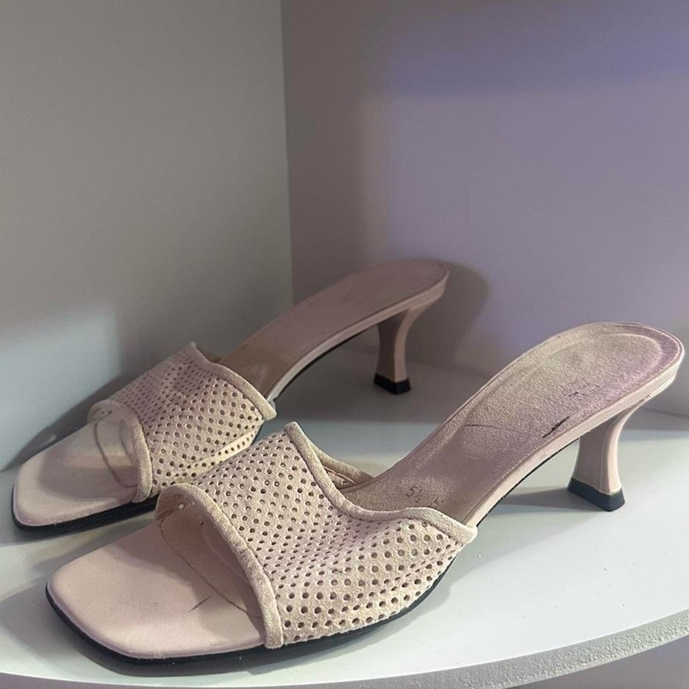 Stuart Weitzman Kitten Heel